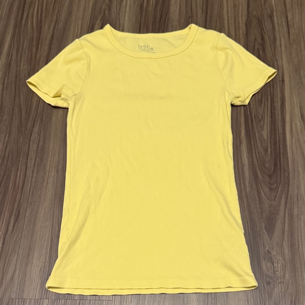 Time and Tru Sunny Yellow Short Sleeve Tee